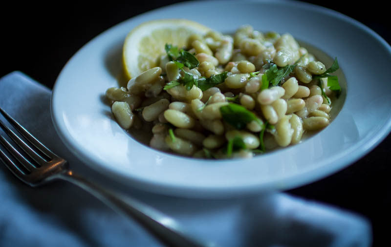 Flageolet beans with lemon dressing topped with parsley, Rancho Gordo - Heirloom beans 